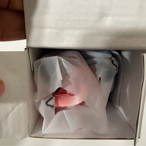 Travel HK-588 Walkie Talkie Set
Contains 2 Walkie Talkies - Picture 10 of 13